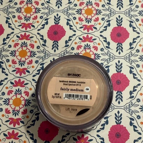 bareMinerals Original Foundation in Black Container - Picture 2 of 3